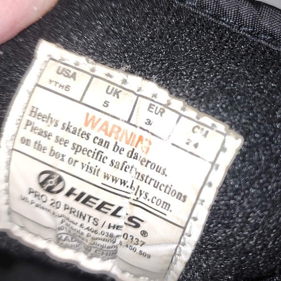 HEELYS EUC YOUTH SZ 6 PRO FLAME PRINT SKATE SHOES - Picture 4 of 10
